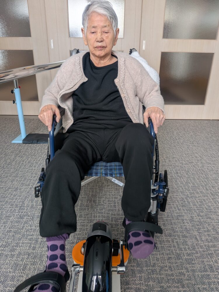 【専用】PRIMROSE 和楽備隣りの老男様 リハビリの様子💪✨ おうよう園（青森県・弘前市）